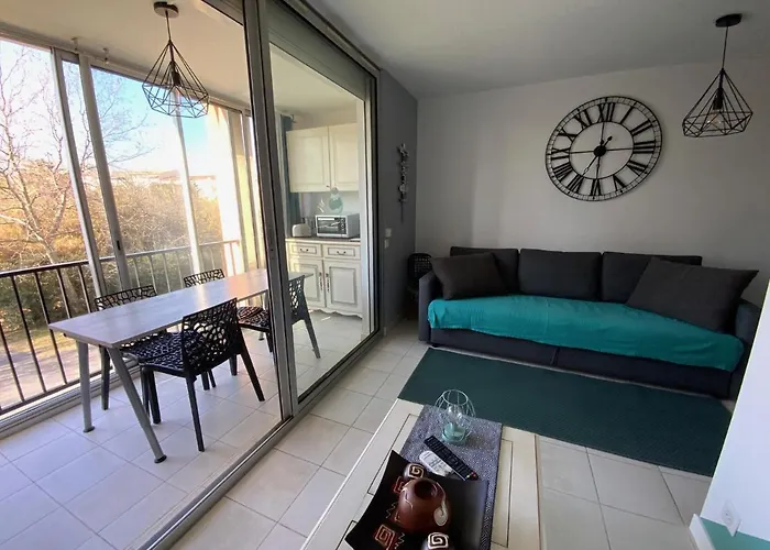 Appartement T2 Climatise Avec Piscine Secteur Richelieu