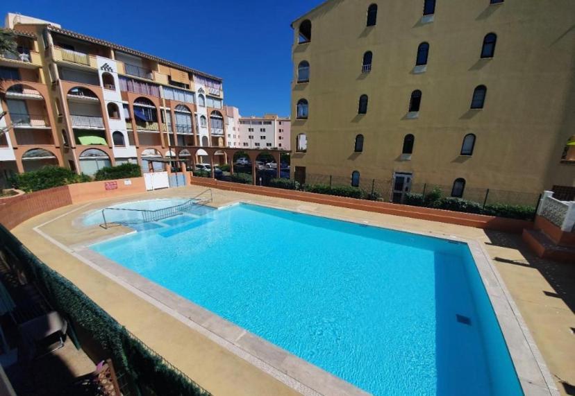 T2 Climatisé Avec Piscine Secteur Richelieu Agde
