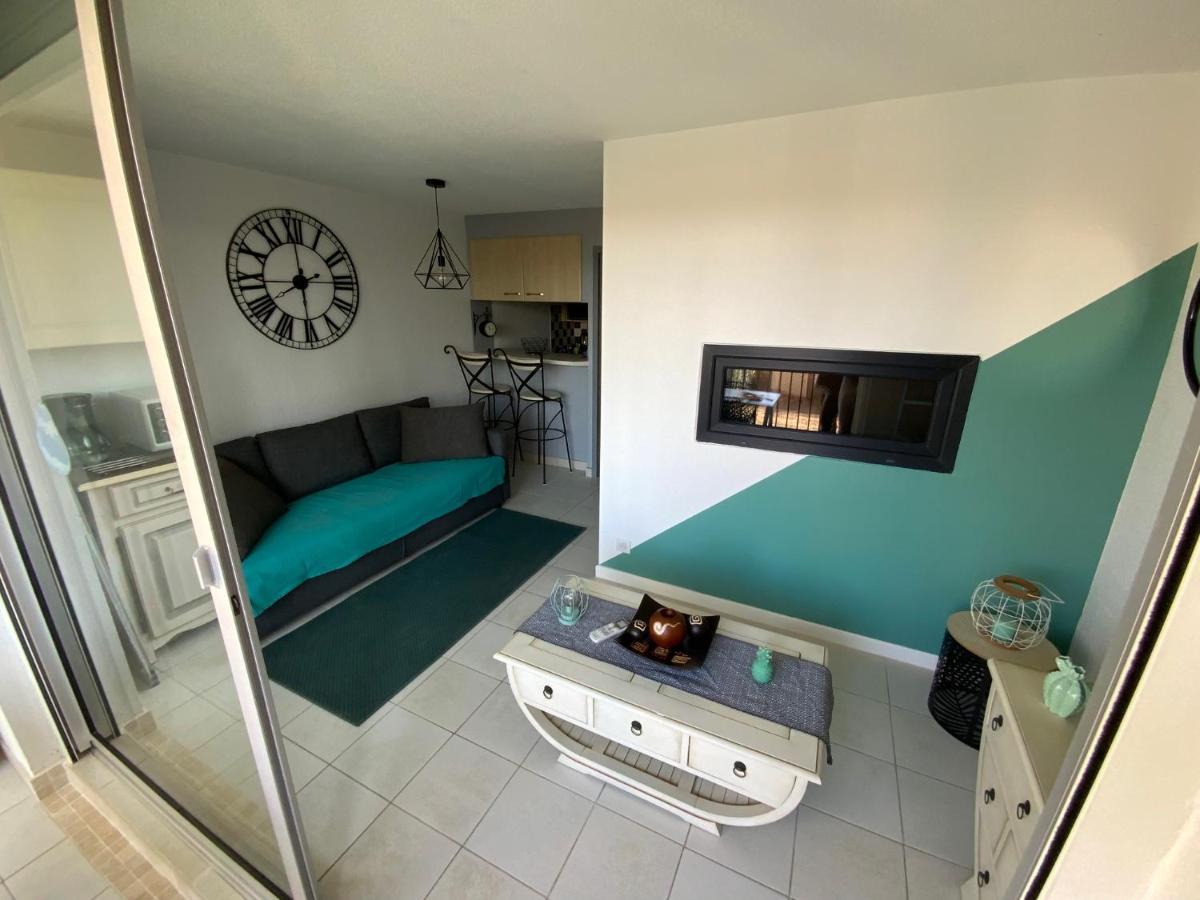 Appartement T2 Climatisé Avec Piscine Secteur Richelieu *